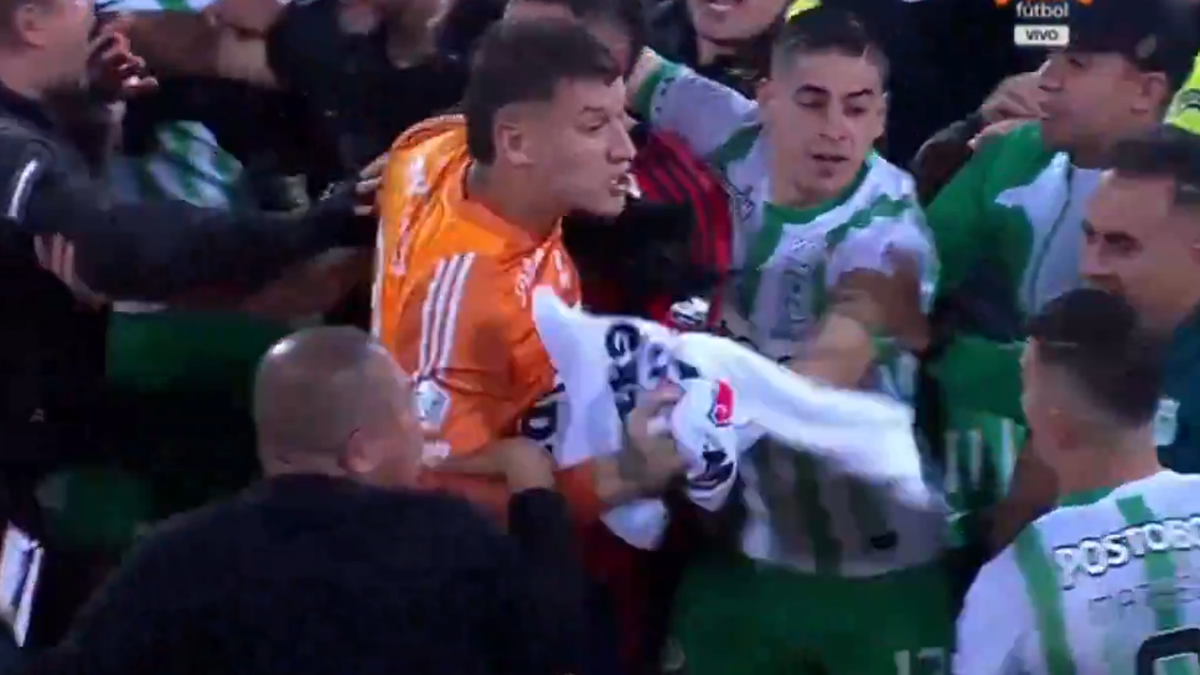 Video: Aguerre protagonizó una pelea tras el clásico de Medellín y fue expulsado; su equipo quedó eliminado de la liga de Colombia