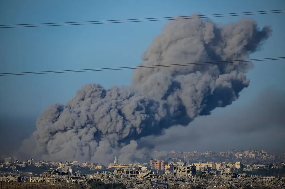 Tras seis semanas de bombardeos en Gaza, se aguarda la tregua pactada con liberación de rehenes.
