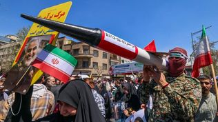 Protesta en Irán en abril de 2024 por el asesinato de miembros de la Guardia Revolucionaria.