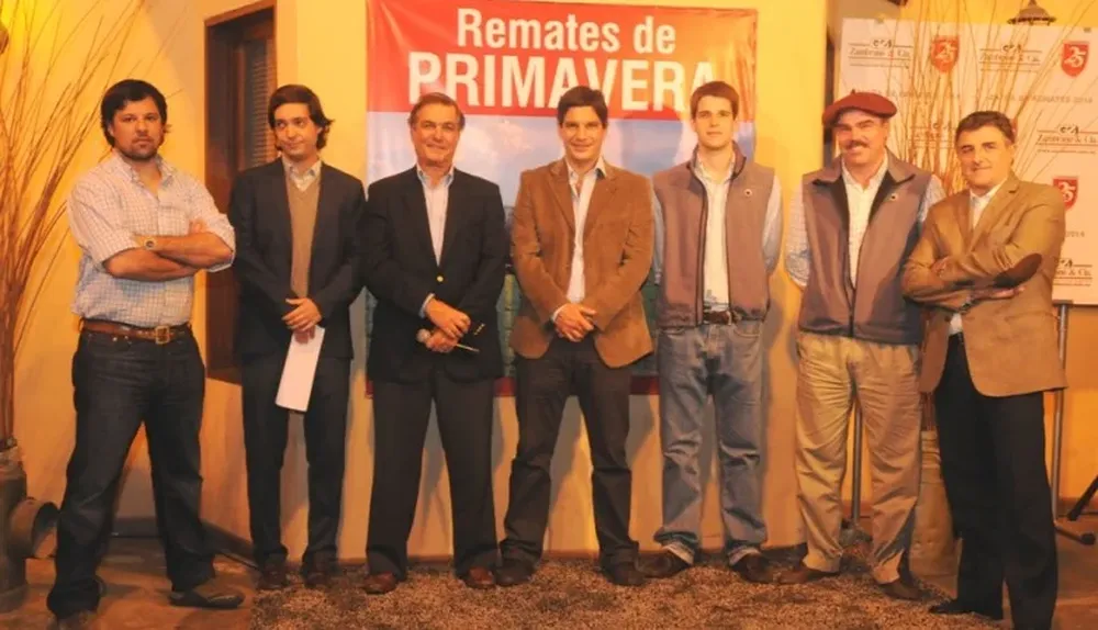 Integrantes de Zambrano & Cía, de Cambá Pytá y de Scotiabank