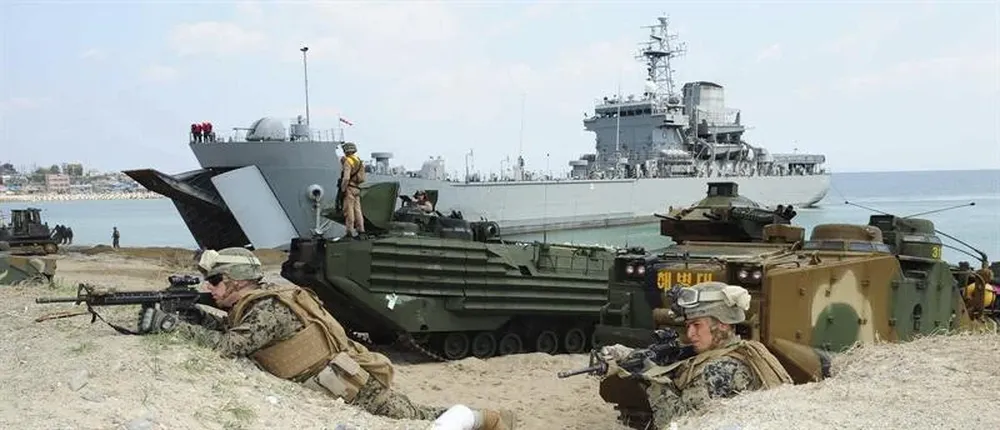 Marines estadounidenses y surcoreanos colaboran en maniobras conjuntas en Pohang, Corea