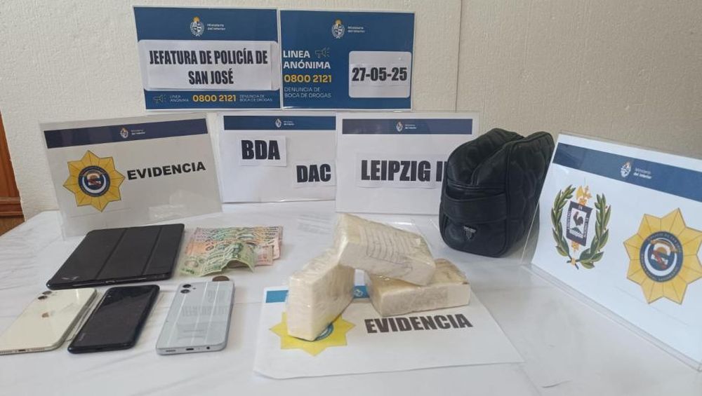 Policía incautó tres ladrillos de cocaína en San José