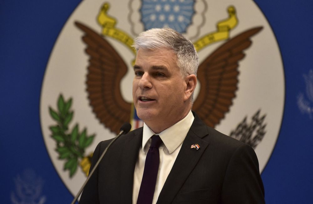 El exembajador Marc Ostfield