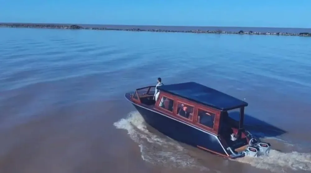 Embarcación eléctrica