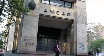 Interna en distribuidora Conecta genera cortocircuito en ANCAP