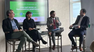 El panel de expertos integrado por Fernando Filgueira, Cecilia Rossel, Antonio Manzi y el economista Agustín Iturralde como moderador.