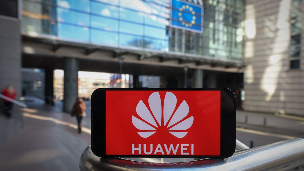 Crecen los problemas para España por el contrato para la gestión de datos con la empresa china Huawei.