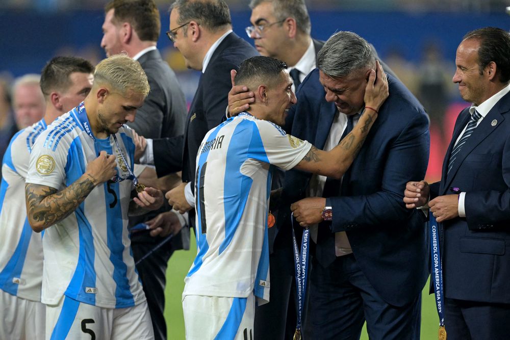 Claudio Tapia junto al futbolista Angel Di Maria Claudio Tapia junto al futbolista Angel Di Maria