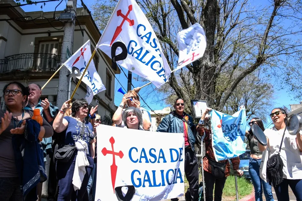 Archivo, manifestación de exfuncionarios de Casa de Galicia