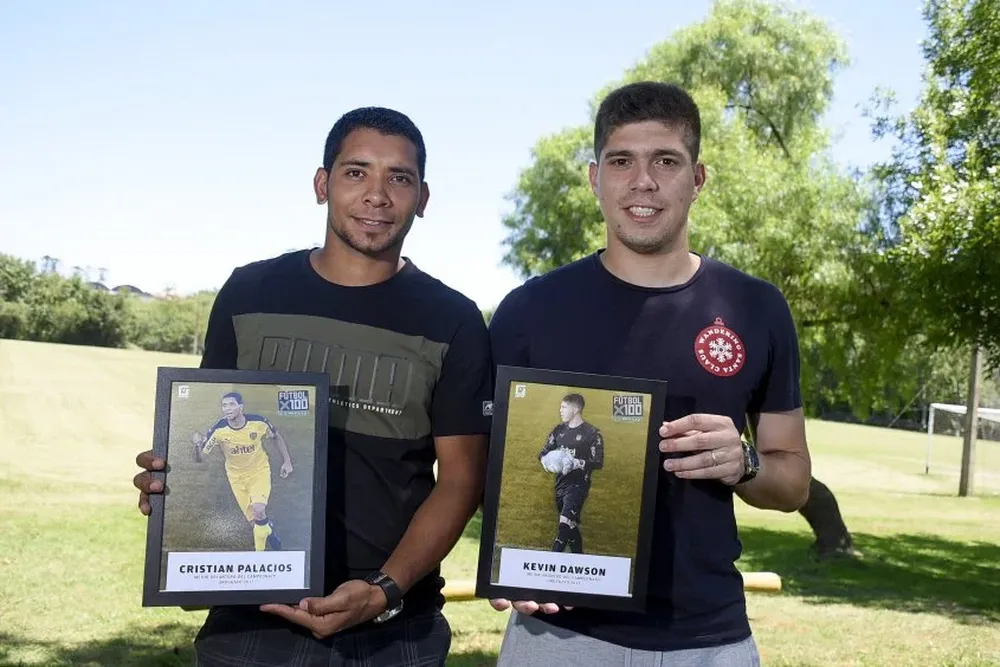 Christian Palacios y Kevin Dawson, el mejor delantero y el mejor golero de la temporada 2017 de Fútbolx100