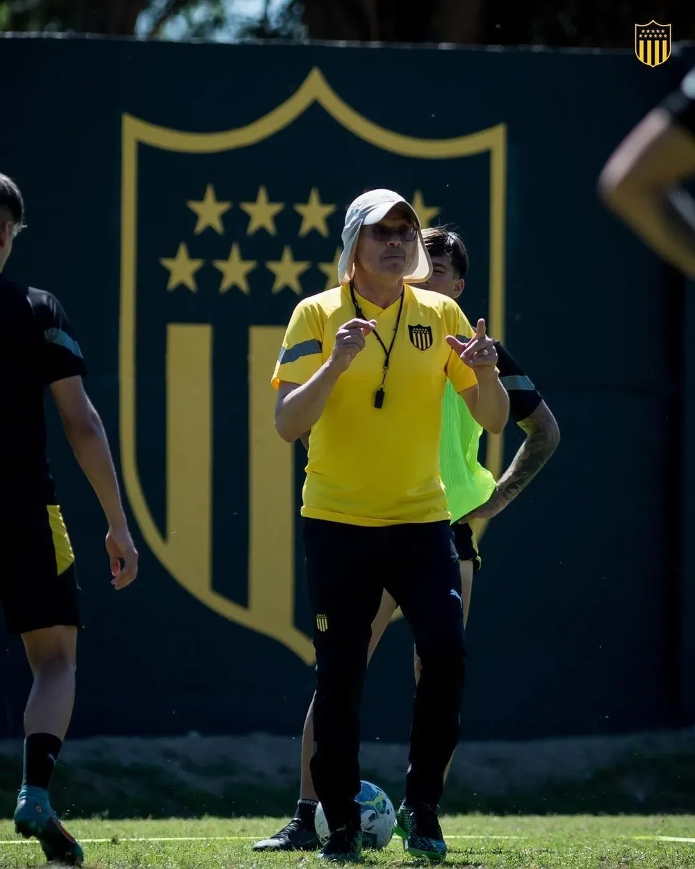 Alfredo Arias al frente de Peñarol
