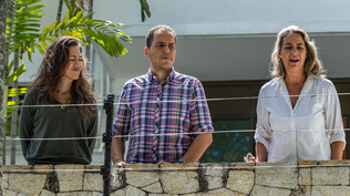 Claudia Macero (izquierda), Pedro Uchurrurtu y Magalli Meda, tres de los opositores asilados en la embajada argentina de Caracas desde marzo. Imagen del 1 de agosto.