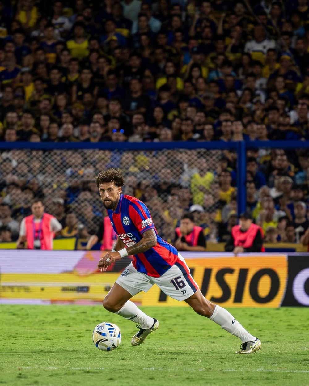 Guzmán Corujo en su debut en San Lorenzo
