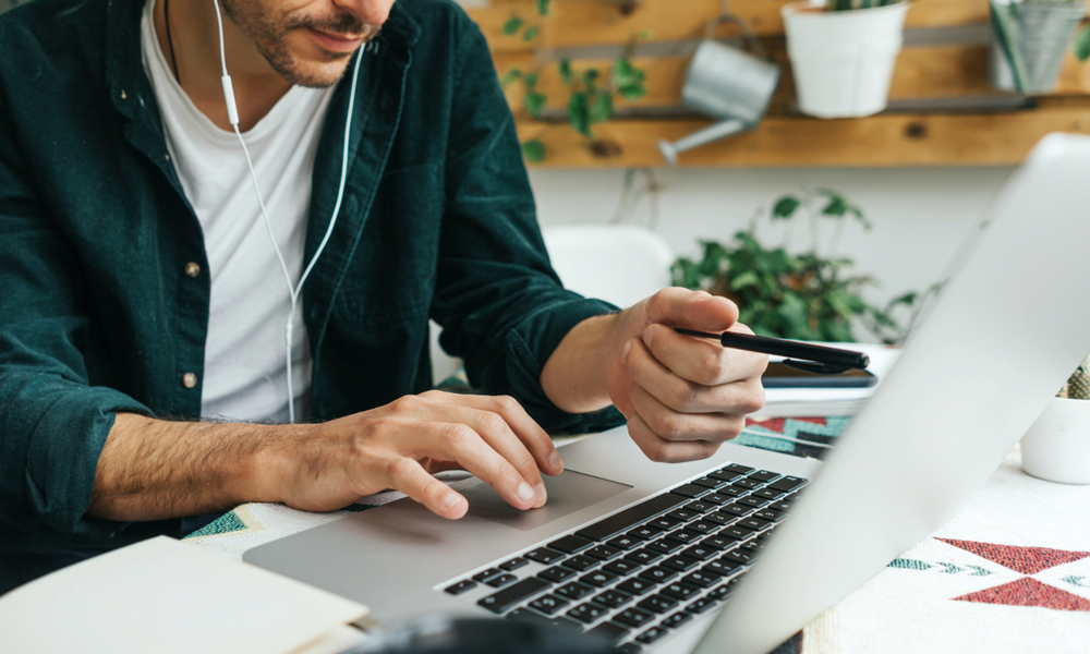 El podio del mercado laboral en España tiene a los médicos, los ingenieros de sistema y los financieros.