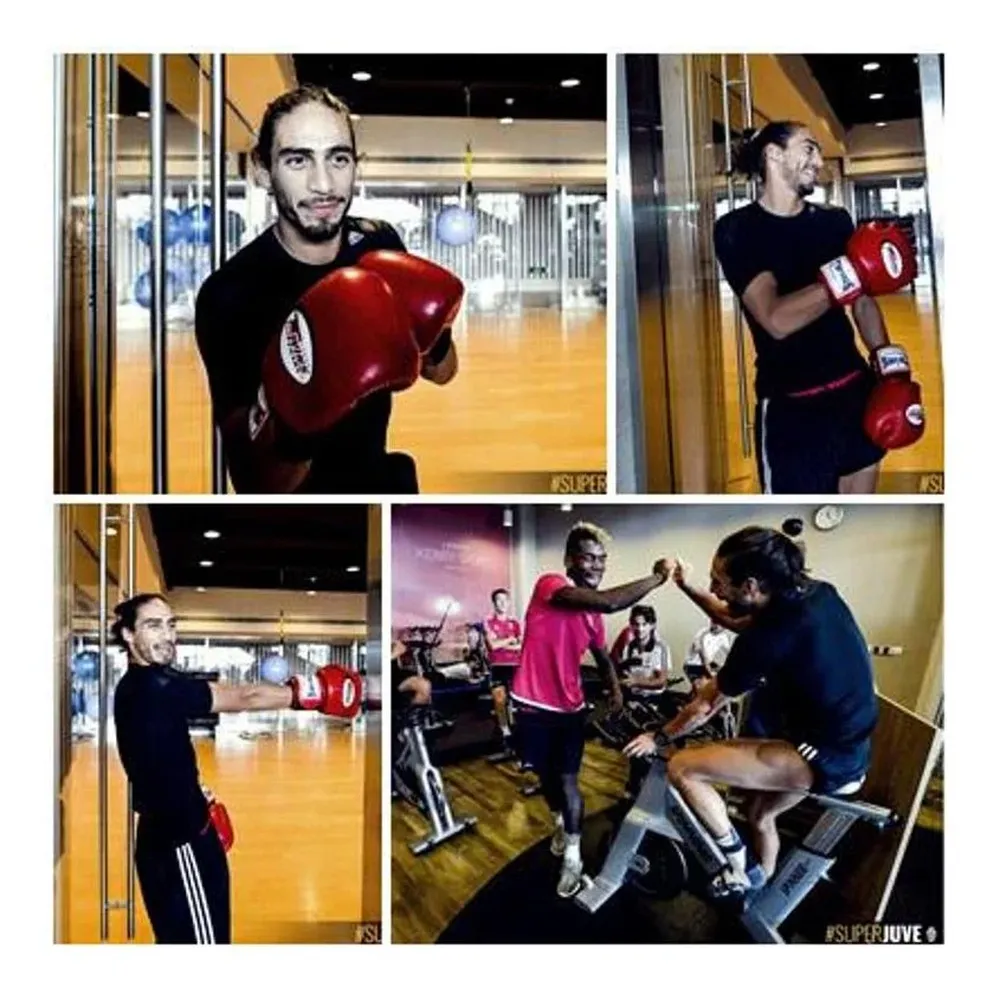 El Pelado Cáceres con los guantes de boxeo