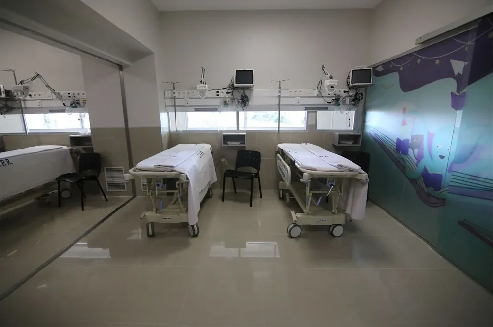 Hay unas 800 camas de CTI operativas