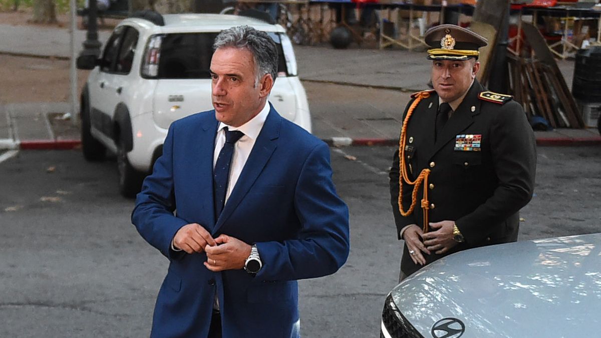 Descuento en camioneta de Orsi: el convenio internacional ratificado por Uruguay que regula la aceptación de regalos por parte de "funcionarios electos"