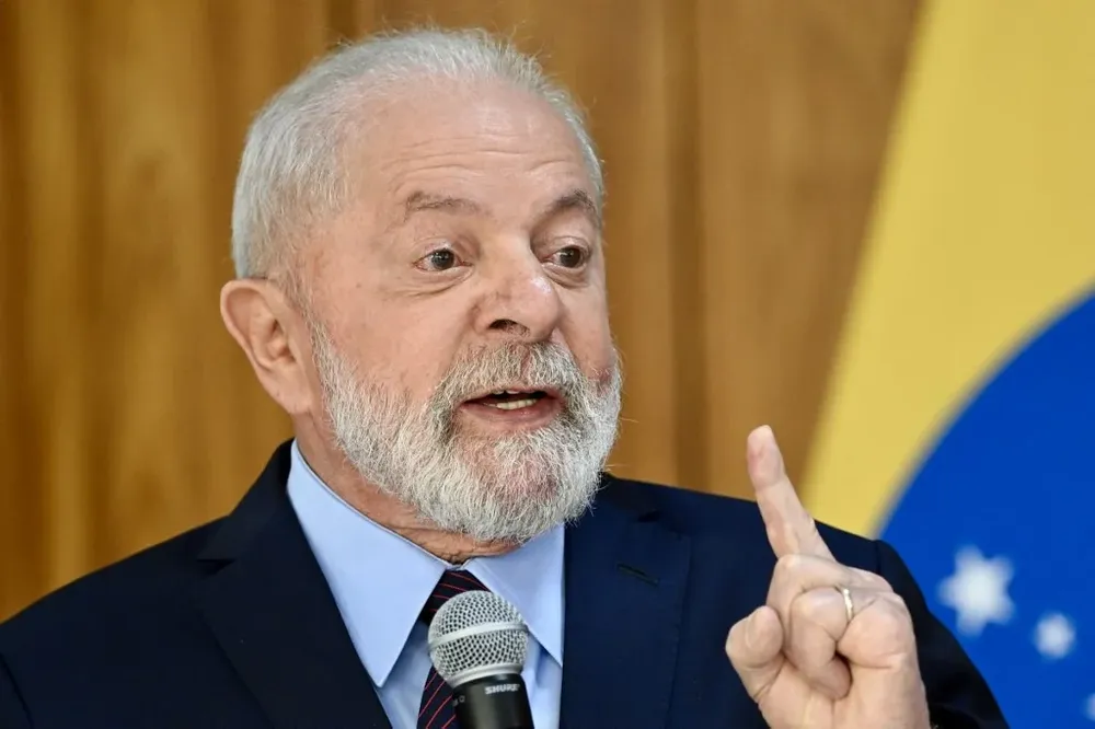 Sin mencionar a ninguno de los dos candidatos, Lula llamó a los votantes a que “piensen en el tipo de América del Sur y del Mercosur que quieren”.