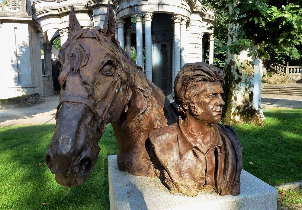 La escultura en homenaje al actor Sancho Gracia, el abuelo de Daniel Sancho