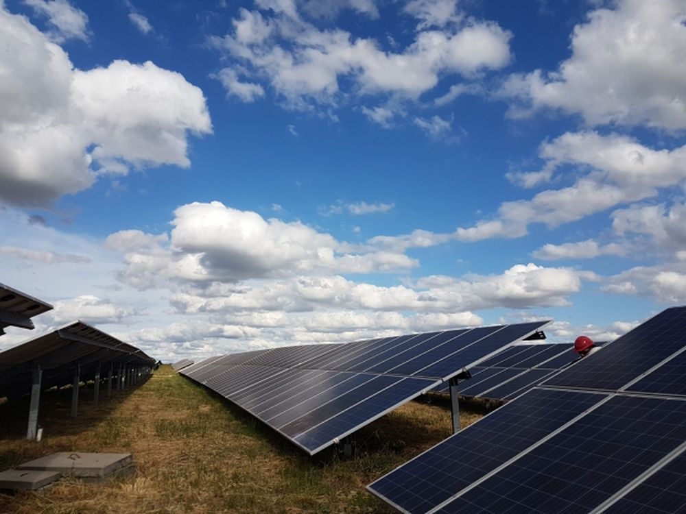 Parque solar (archivo)