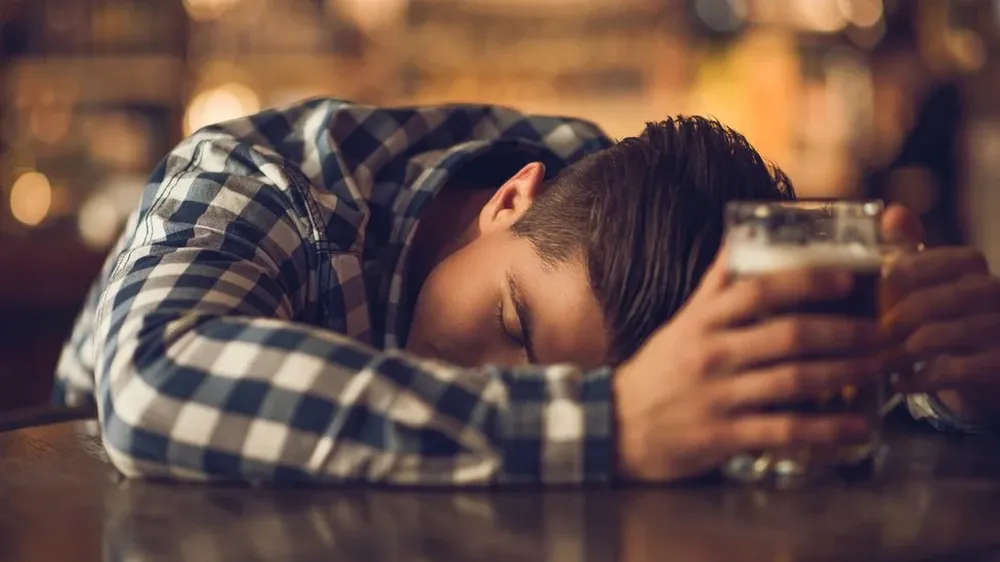 Solo una mínima parte de alcohólicos termina tratándose