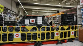 Francia prohíbe a los supermercados vender libros