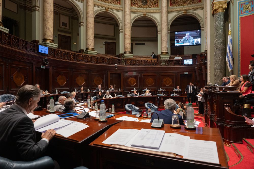 ParlamentoUy000IMGREF140954