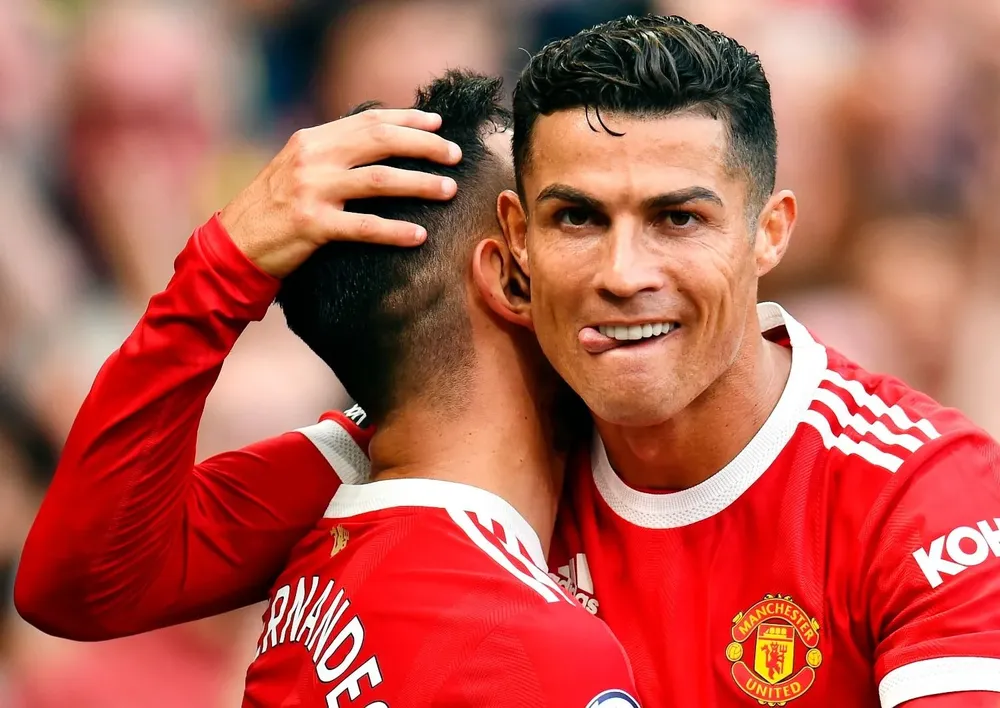 Cristiano Ronaldo festejó por duplicado en su vuelta a Old Trafford