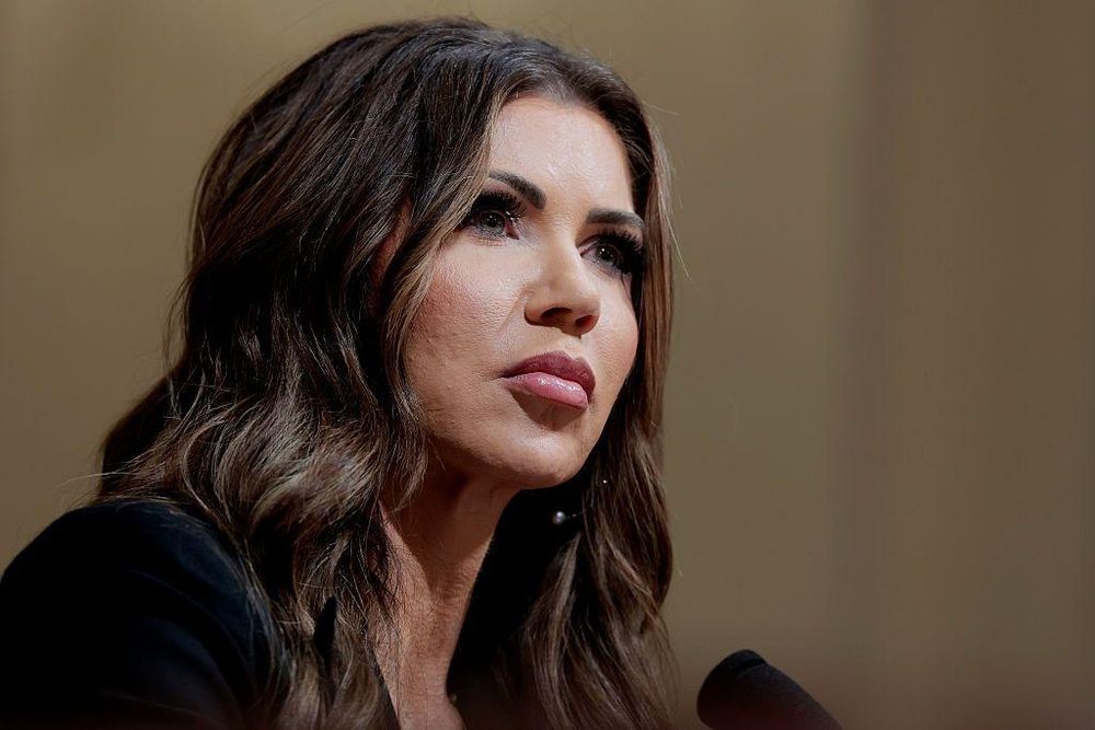 La secretaria de Seguridad Nacional, Kristi Noem, ordenó en febrero poner fin al TPS para los venezolanos.