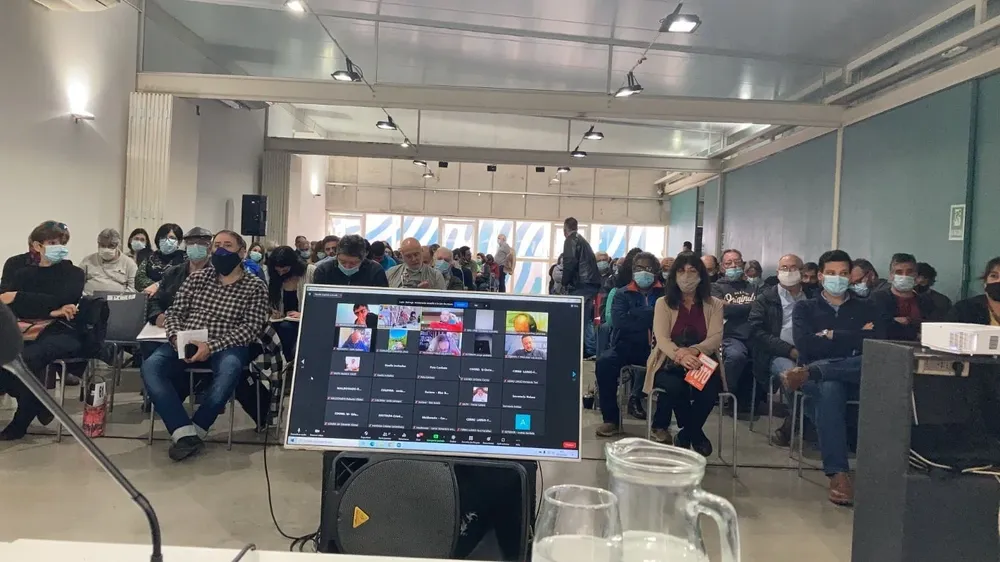 Plenario del Frente Amplio entre la presencialidad y la virtualidad