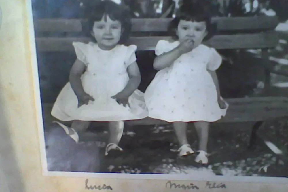 Lucia Topolansky junto con su hermana melliza María Elia