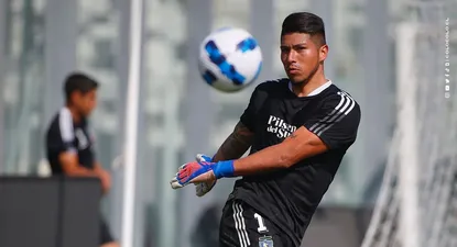 Brayan Cortés, exgolero de Colo Colo, es seguido de cerca por Peñarol