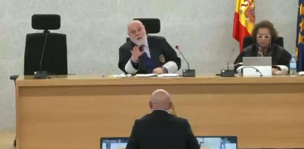 El regaño del juez a De la Fuente.