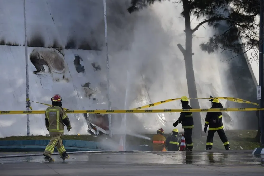 El incendio en Punta Shopping revivió en la mañana de este domingo