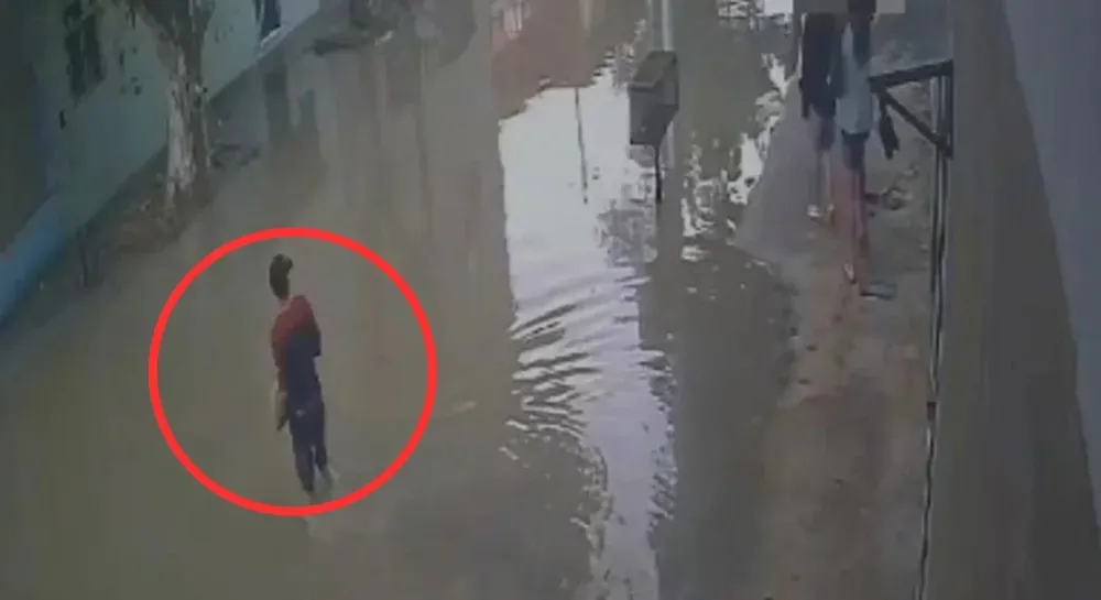 Un joven se electrocutó en Lanús y lucha por su vida