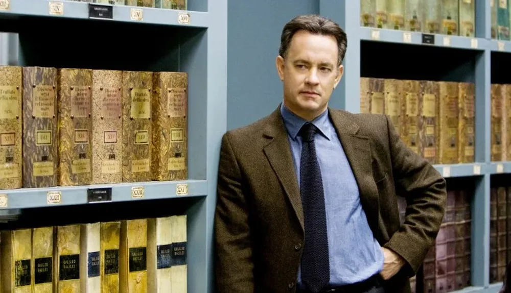 Tom Hanks como el profesor Robert Langdon en Ángeles y demonios