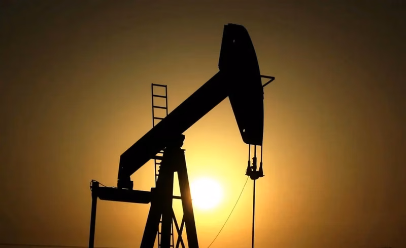 Ataques en Arabia Saudita y reservas en caída disparan la volatilidad del petróleo: el impacto en EEUU y en la economía global
