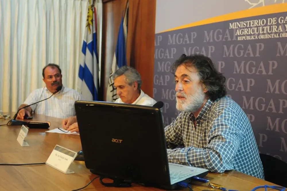 Los ingenieros Bertoni, Bogliaccini y Souto en el MGAP
