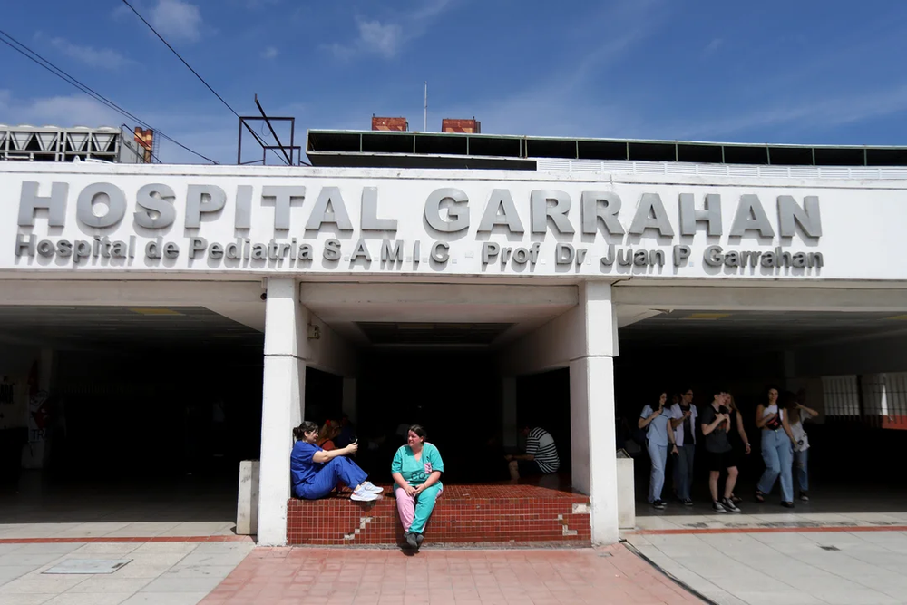 Hospitales como el Garrahan y Bonaparte mostraron superposición de tareas, exceso de personal jerárquico y uso ineficiente de recursos.