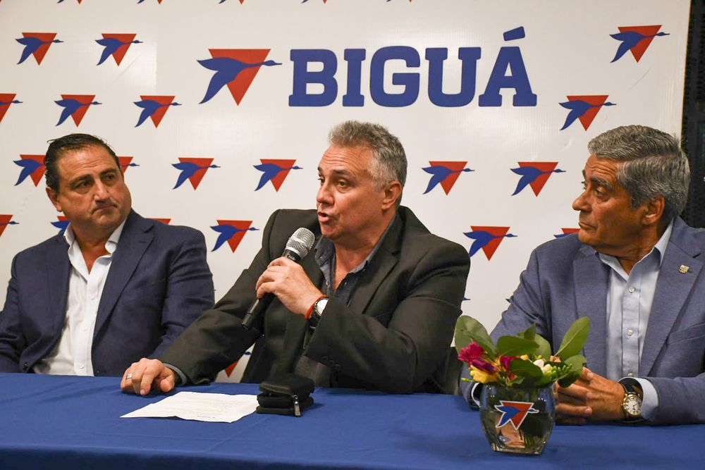 Marcelo Perillo, presidente de Biguá; Daniel Leite, gerente nacional de la Secretaría Nacional del Deporte, y Jorge Rosales, vicepresidente del Comité Olímpico Uruguayo