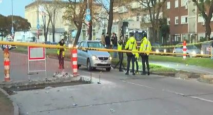 Las víctimas estaban en un auto que se encontraba en Villa Española
