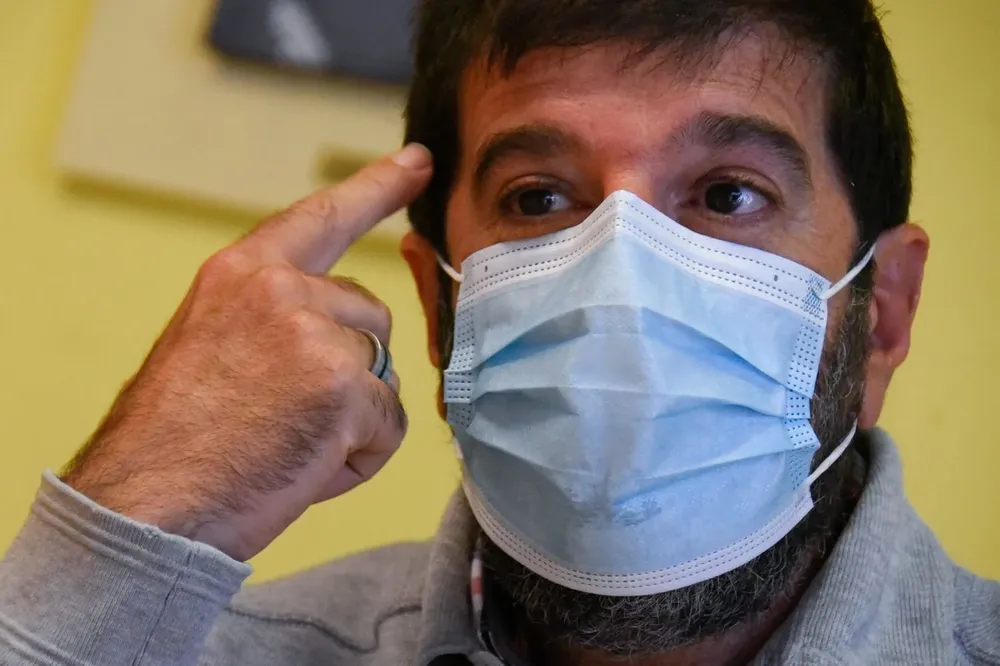 Pereira presidente, o cómo vestir al santo