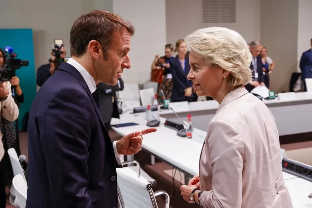 Emmanuel&nbsp;Macron y&nbsp;Ursula von der Leyen