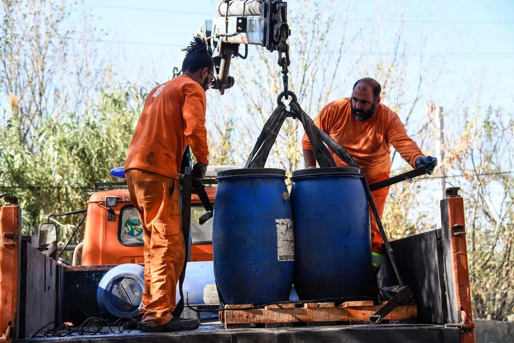 Intendencia de Montevideo entrega agua a refugio de la Asociación Protectora de Animales