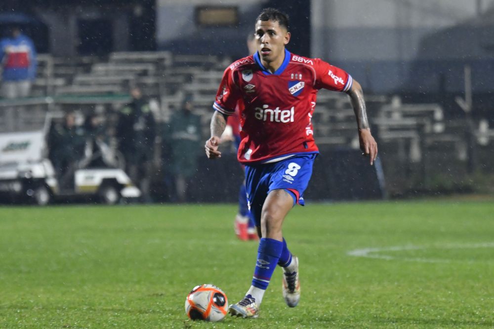 Christian Oliva, mejor volante del año de Fútbolx100