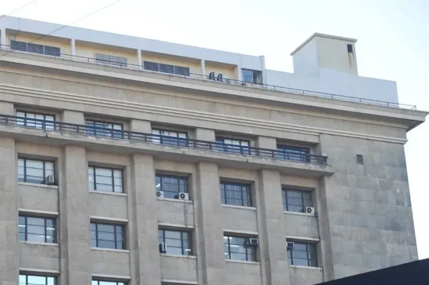 Vista del edificio central de Ancap.