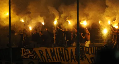 HInchas aurinegros en el Centenario