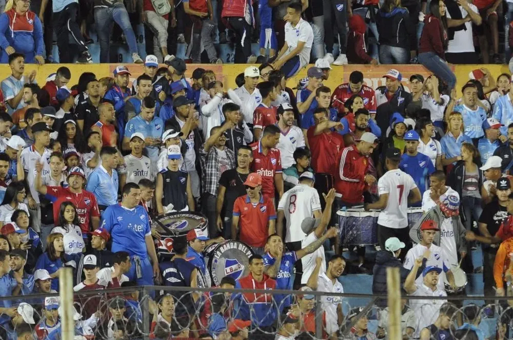 Hinchada de Nacional