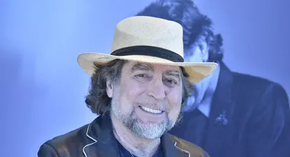 joaquin sabina fue dado de alta y ya se encuentra en su casa en madrid