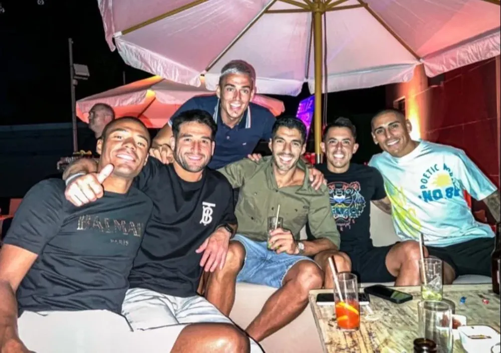 Suárez y Lodeiro en una despedida de 2022 con De la Cruz, Almeida, Torito Rodríguez y Zabala Suárez y Lodeiro en una despedida de 2022 con De la Cruz, Almeida, Torito Rodríguez y Zabala